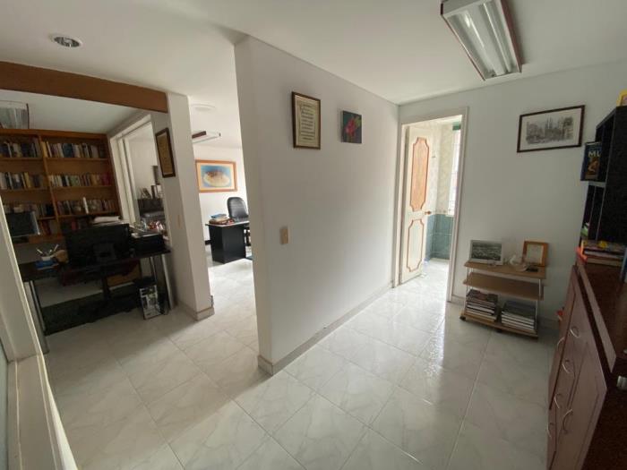 Casa en Venta - Bogota, SANTA BÁRBARA CENTRAL 2541