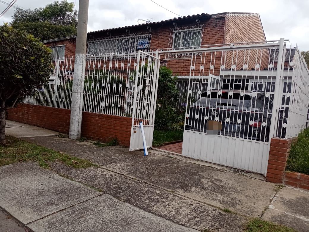 Casa en Venta - Bogota, NORMANDÍA 1498