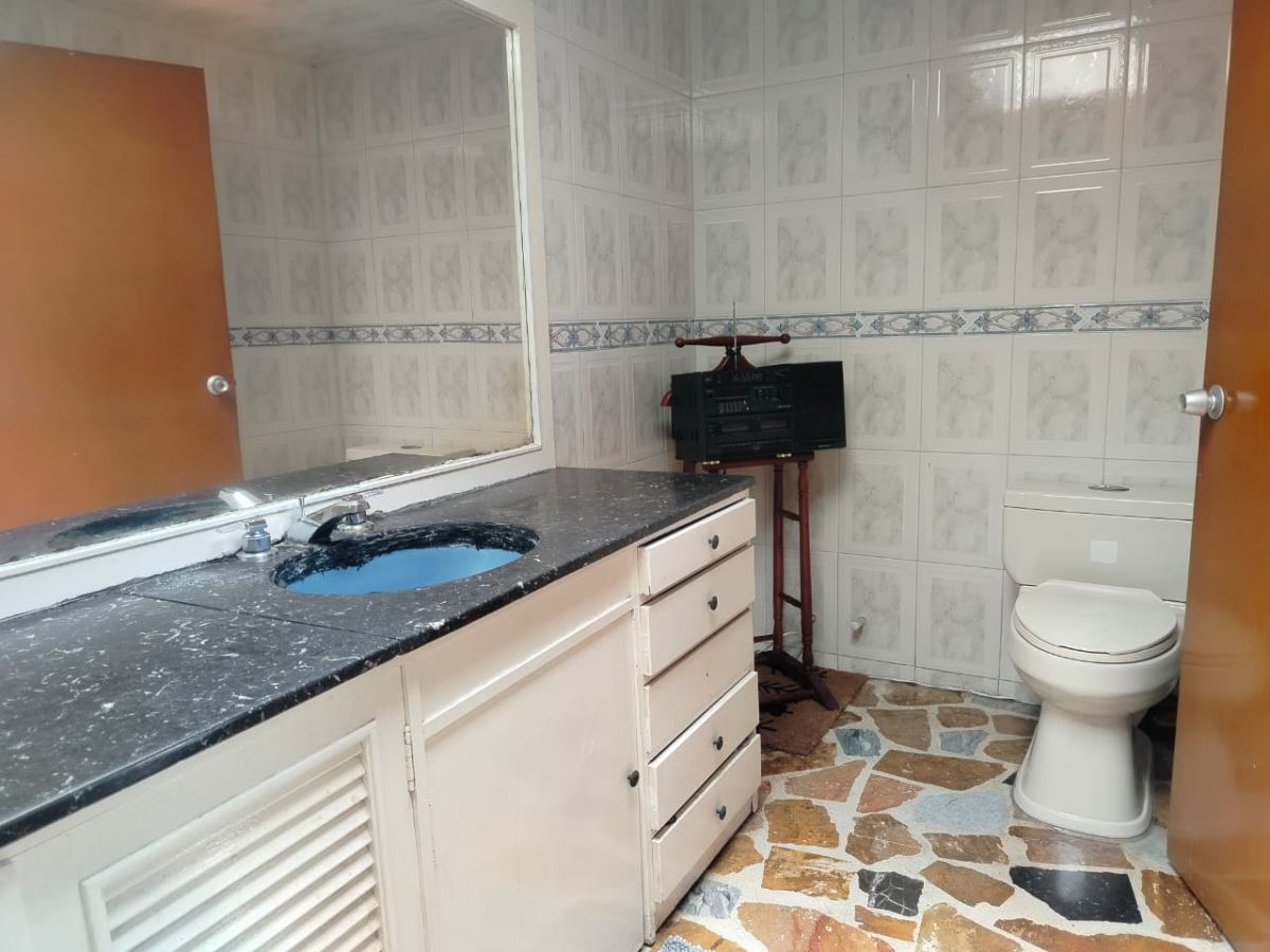 Casa en Venta - Bogota, NUEVA AUTOPISTA 4720