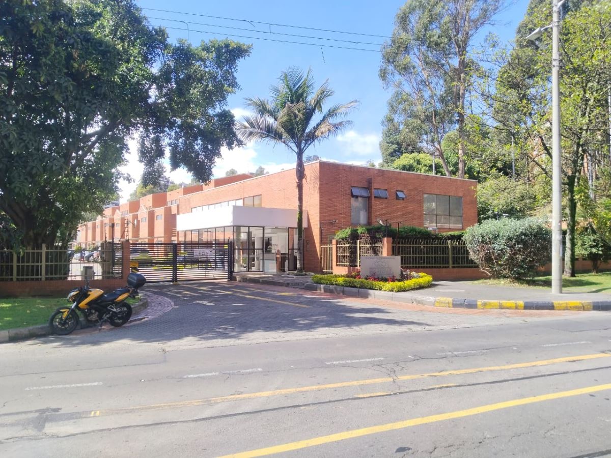 Casa en Venta - Bogota, NORMANDÍA 1498
