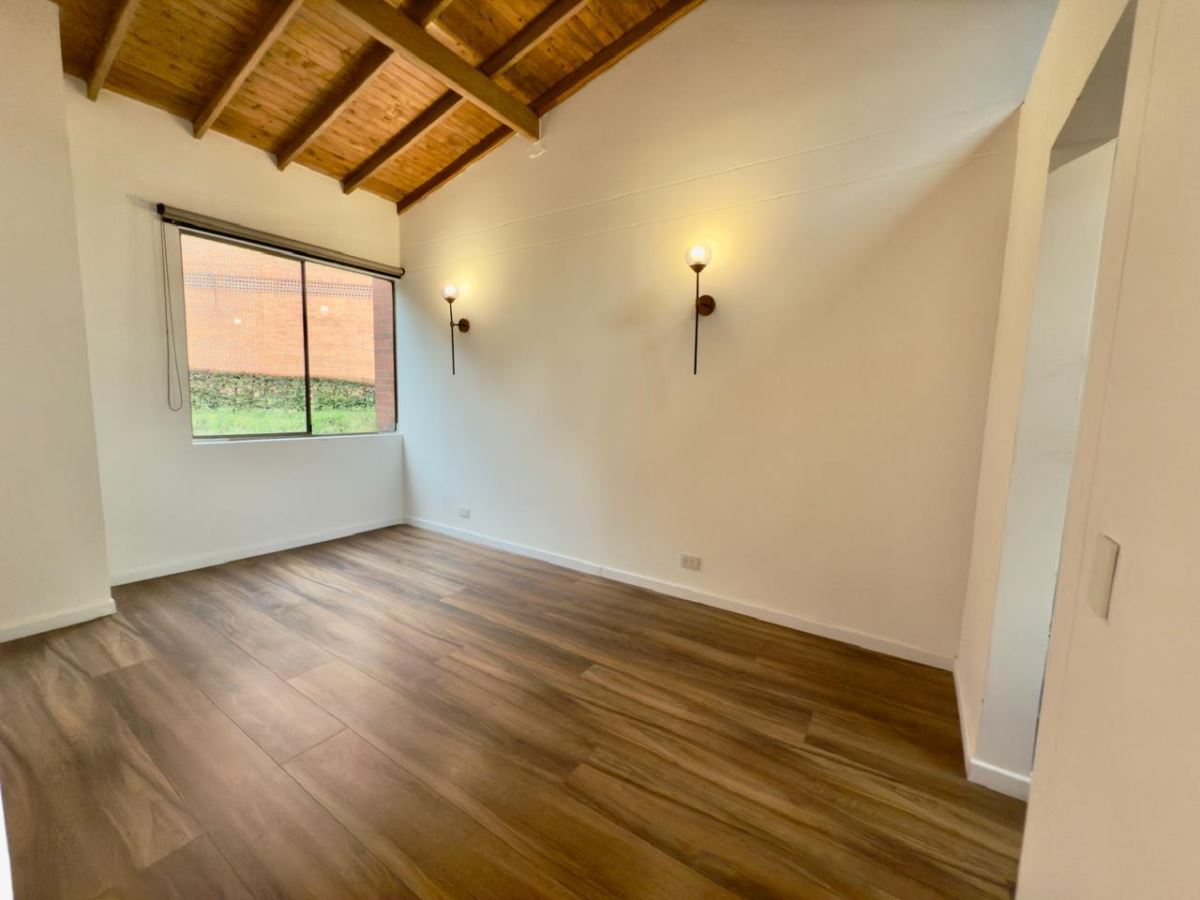 Casa en Venta - Bogota, GRATAMIRA 3796