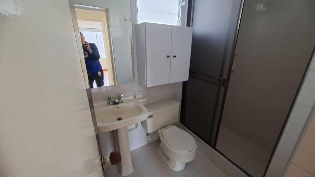 Apartamento en Arriendo - Bogota, LAGO GAITÁN 1252