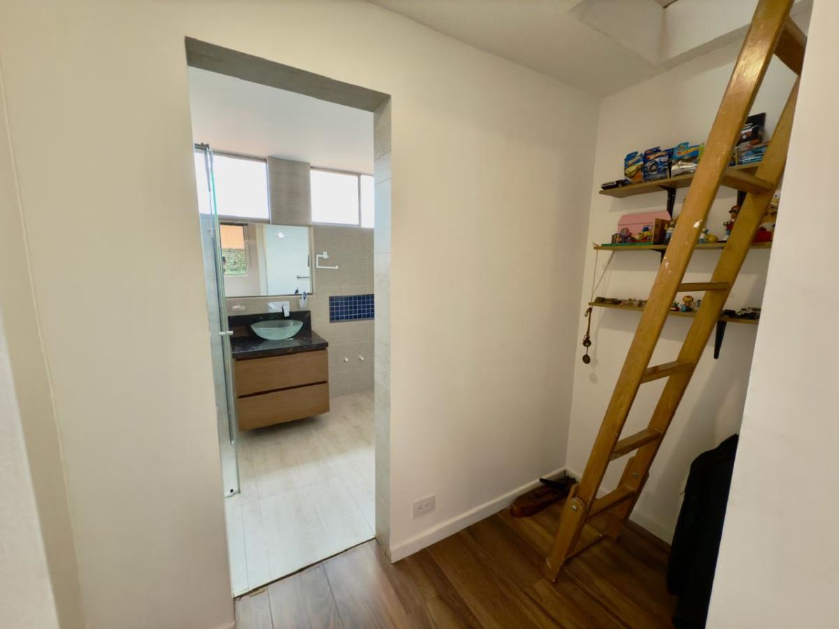 Casa en Venta - Bogota, GRATAMIRA 3796