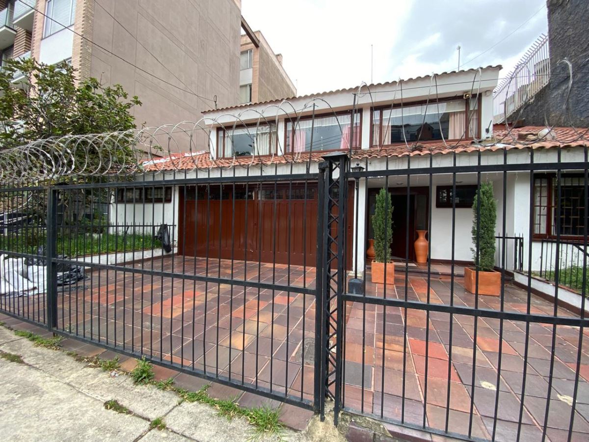 Casa en Arriendo - Bogota, CEDRITOS 3830