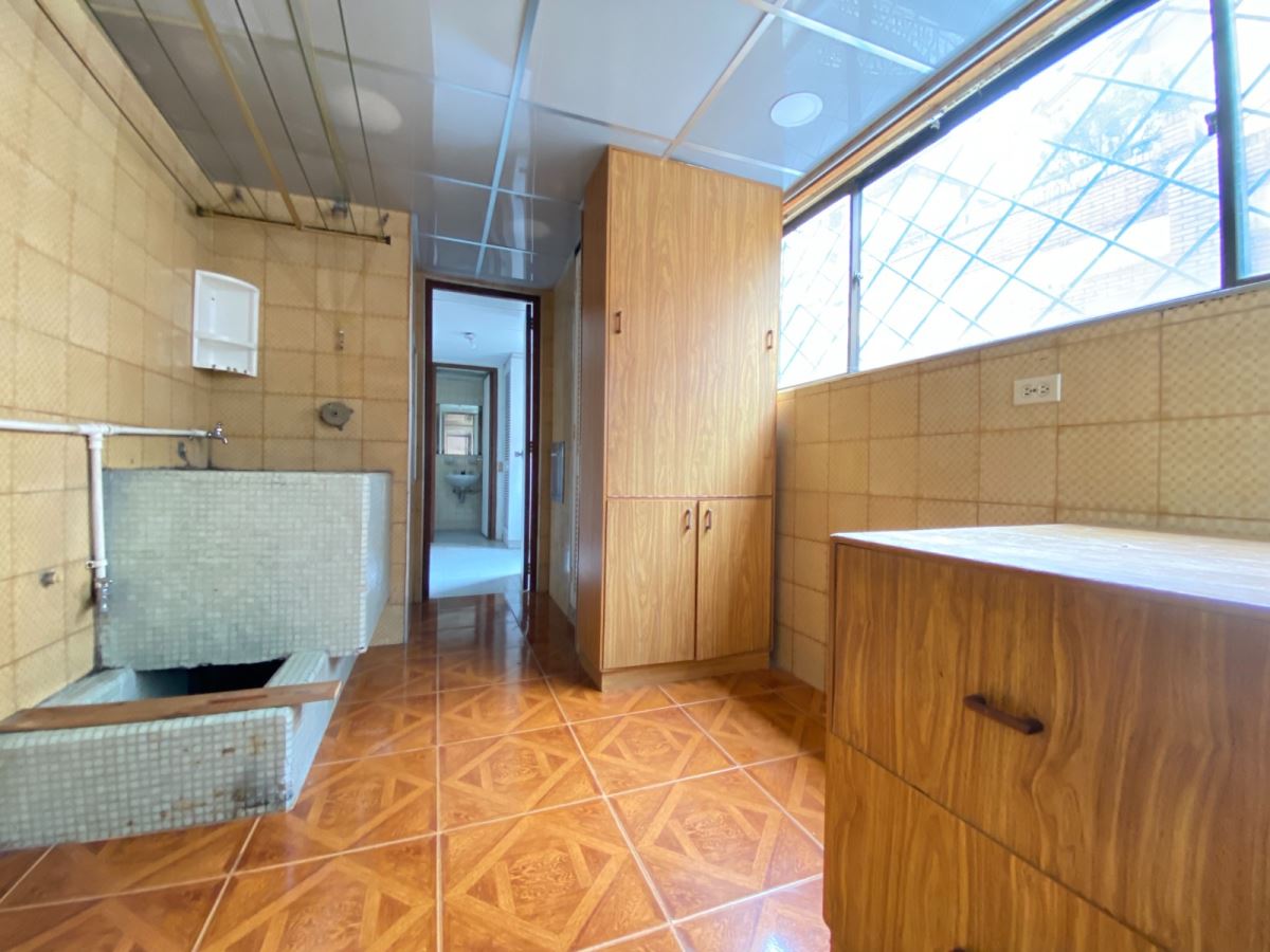 Apartamento en Arriendo - Bogota, LOS ROSALES 5617