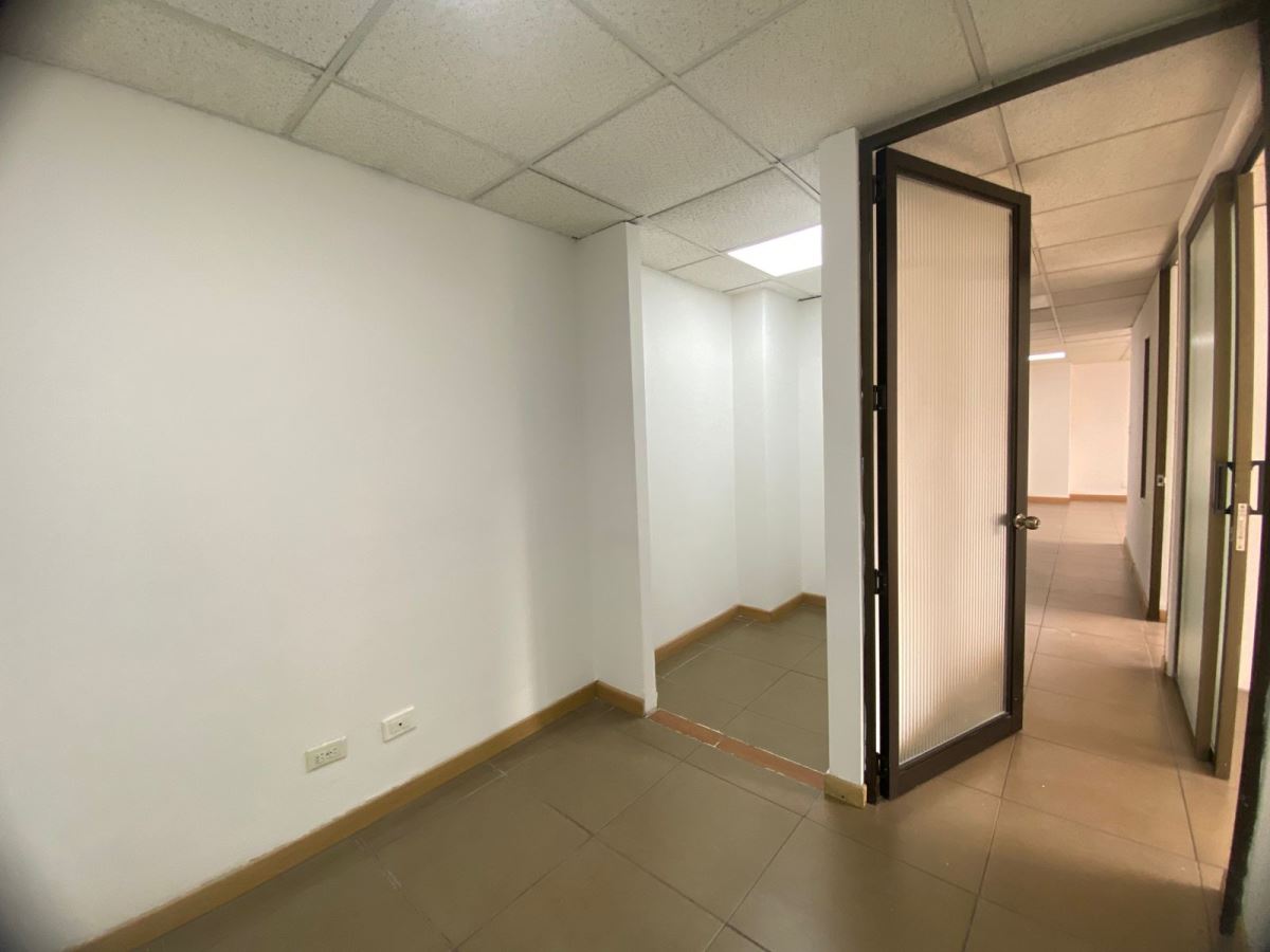 Oficina en Arriendo - Bogota, LAGO GAITÁN 870