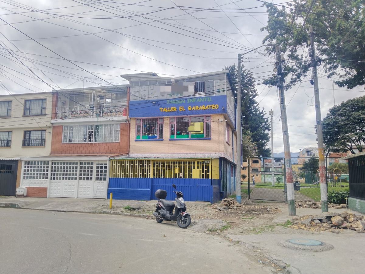 Casa en Venta - Bogota, POPULAR MODELO 4098
