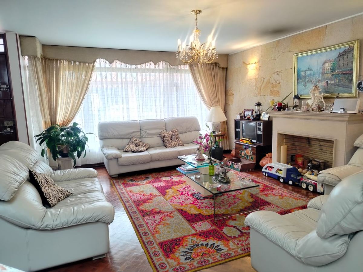 Casa en Venta - Bogota, SANTA BIBIANA 4977