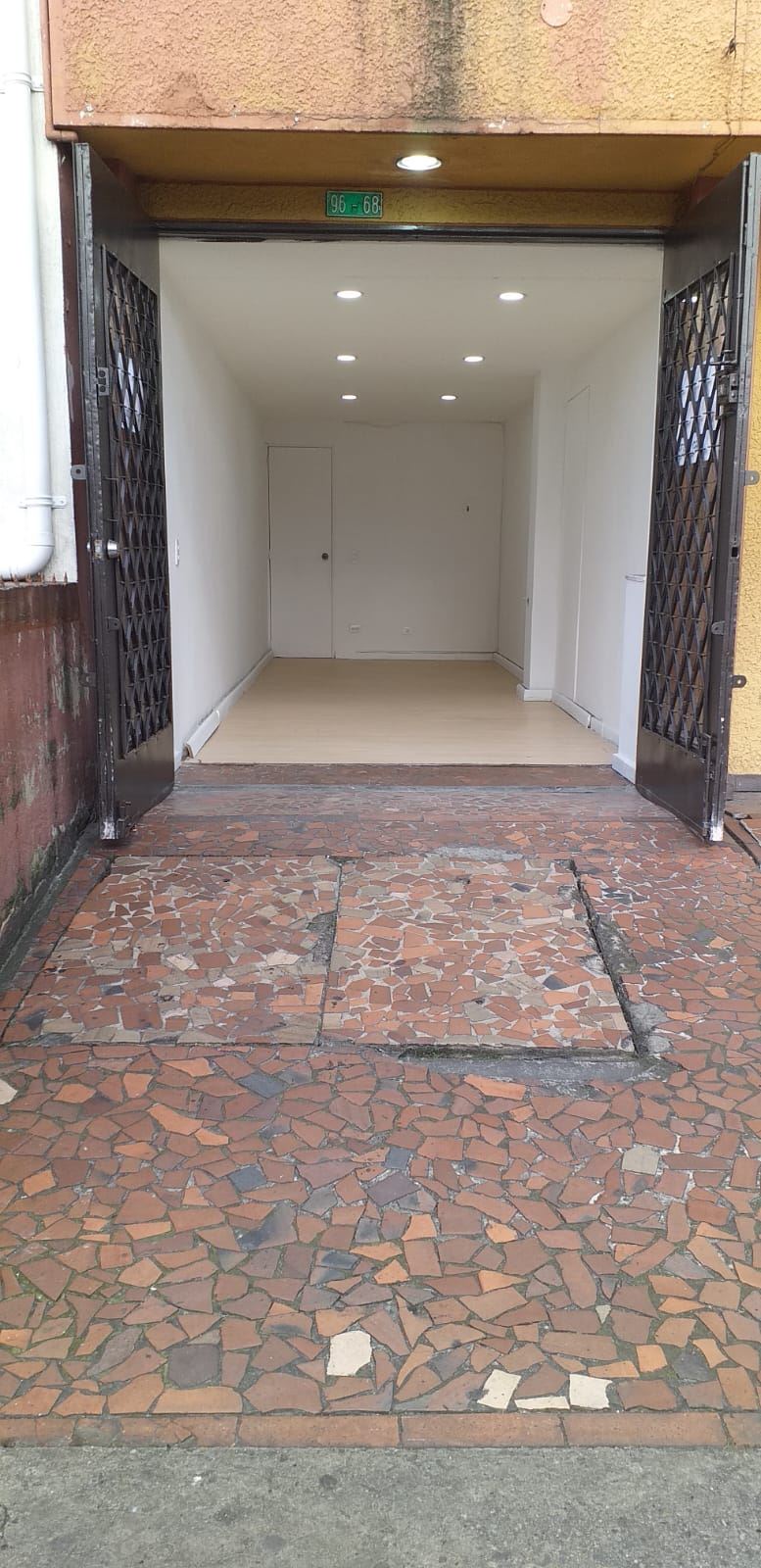 Local en Arriendo - Bogota, LOS ANDES 6370