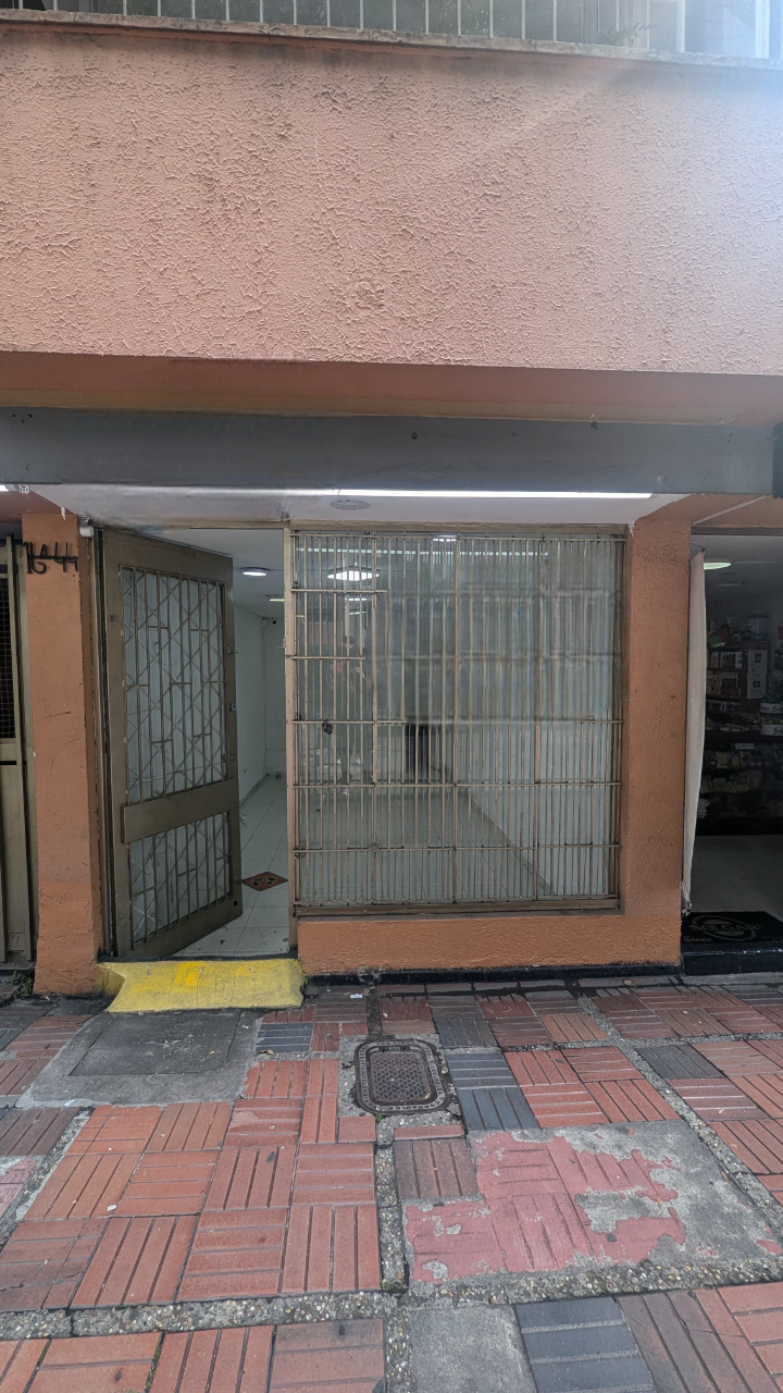 Local en Arriendo - Bogota, LAGO GAITÁN 4421