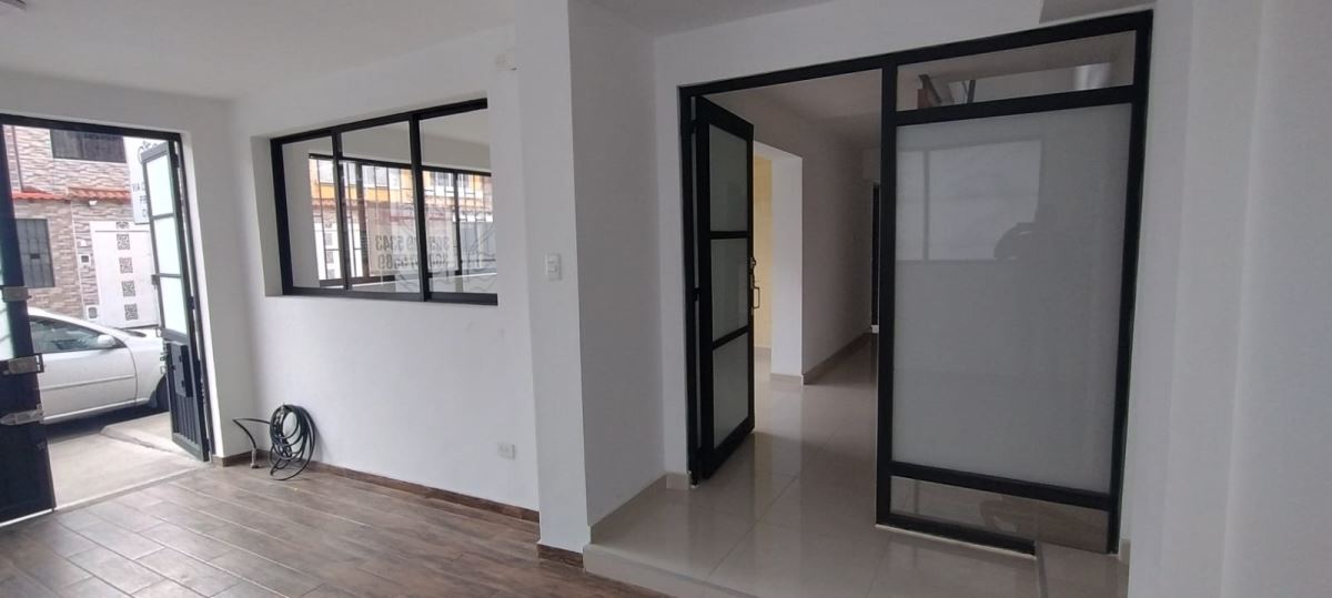 Casa en Venta - Bogota, POPULAR MODELO 4098