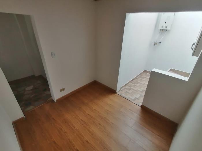 Casa en Venta - Bogota, LOMBARDIA 2000
