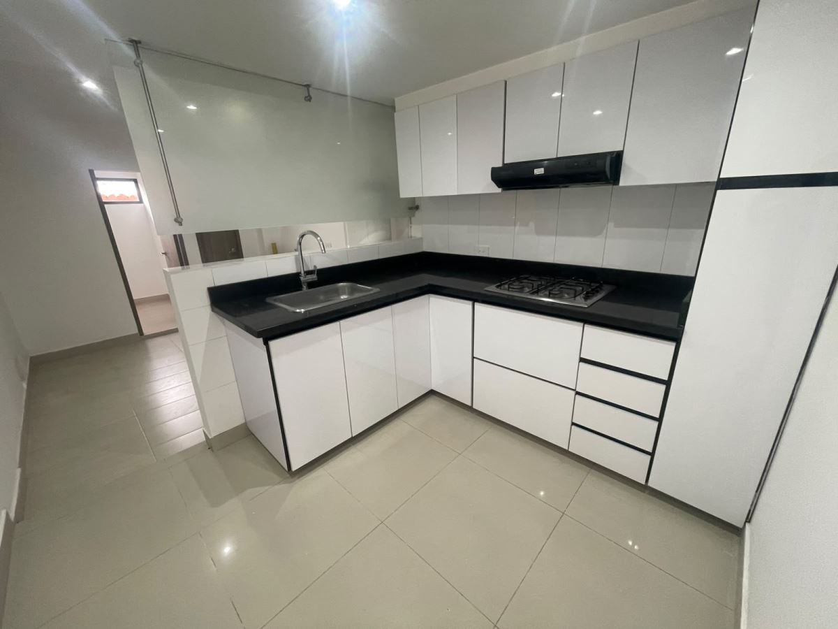 Casa en Arriendo - Bogota, PONTEVEDRA 6328