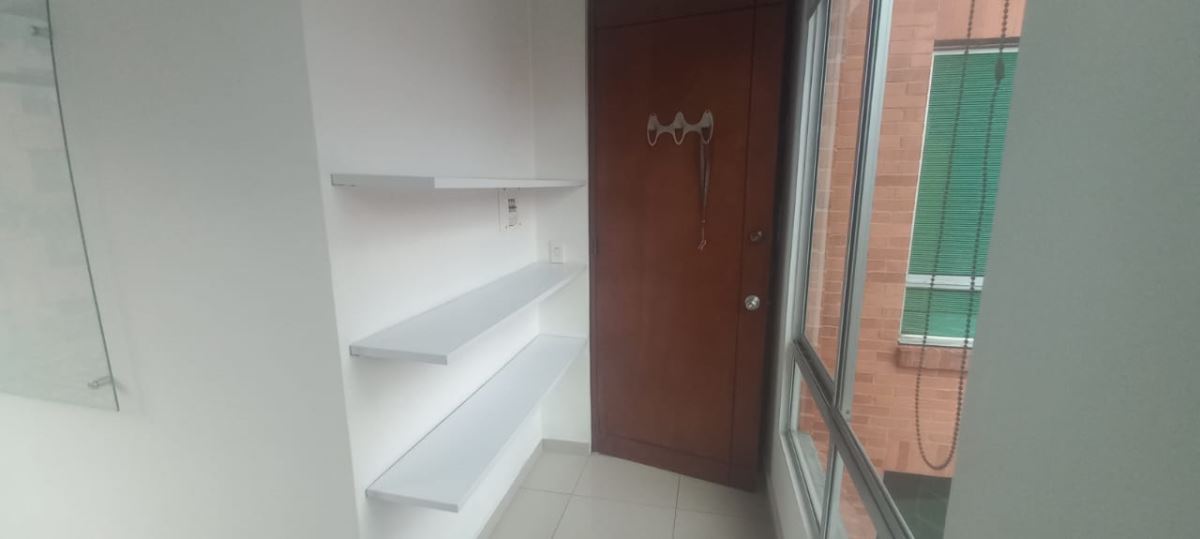 Oficina en Arriendo - Bogota, PUENTE LARGO 3471