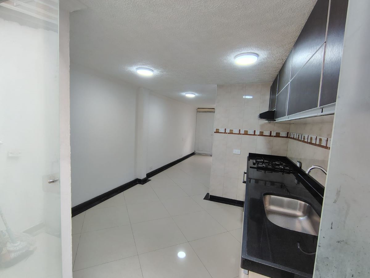Casa en Venta - Bogota, VILLA ALSACIA 5784