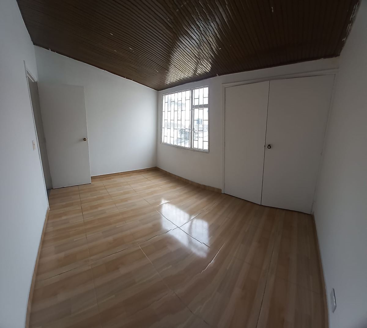 Casa en Venta - Bogota, NORMANDÍA 3806