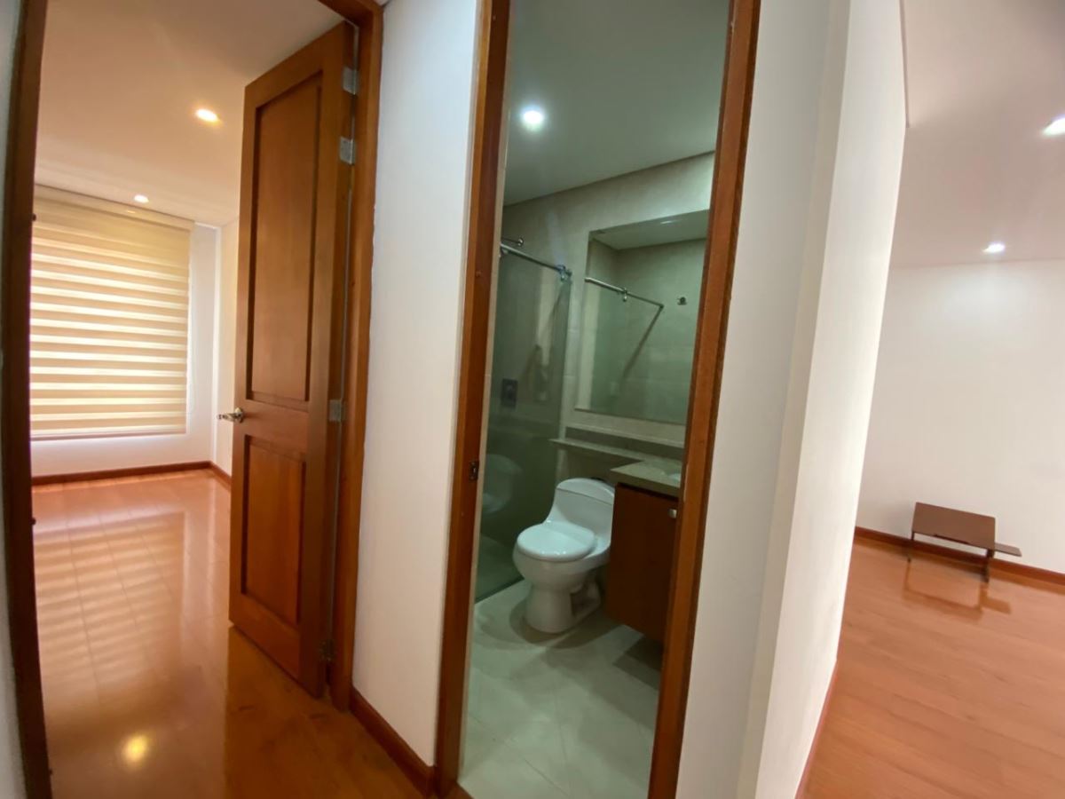 Apartamento en Arriendo - Bogota, SANTA BÁRBARA 4974