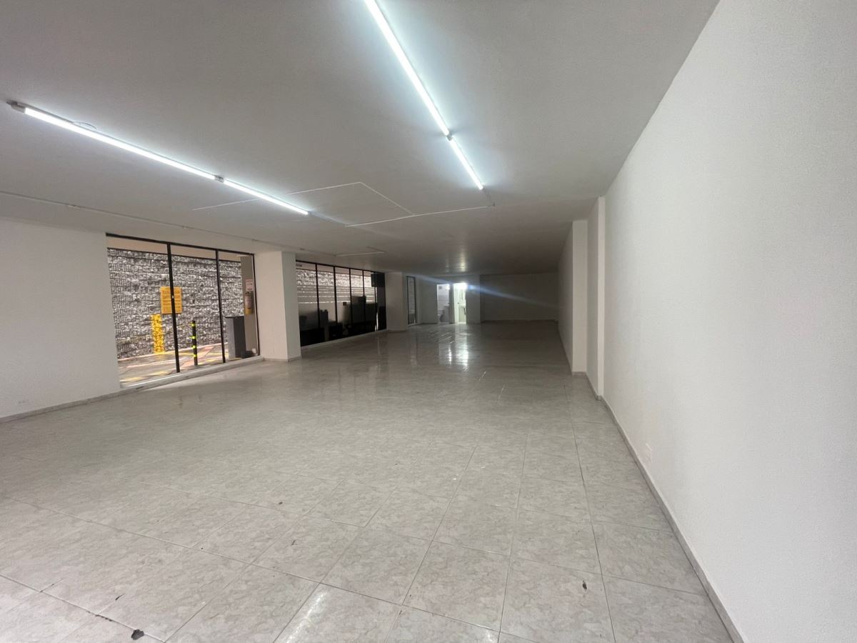 Local en Arriendo - Bogota, LAGO GAITÁN 4420