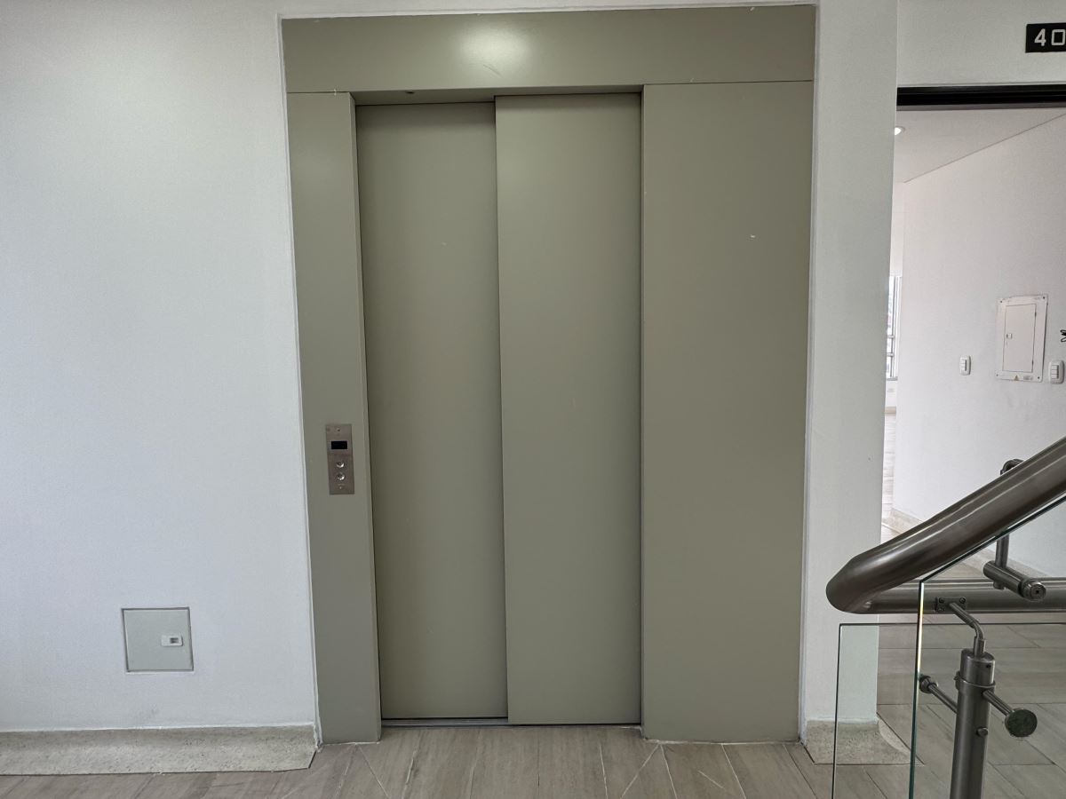 Oficina en Arriendo - Bogota, GALERÍAS 3905
