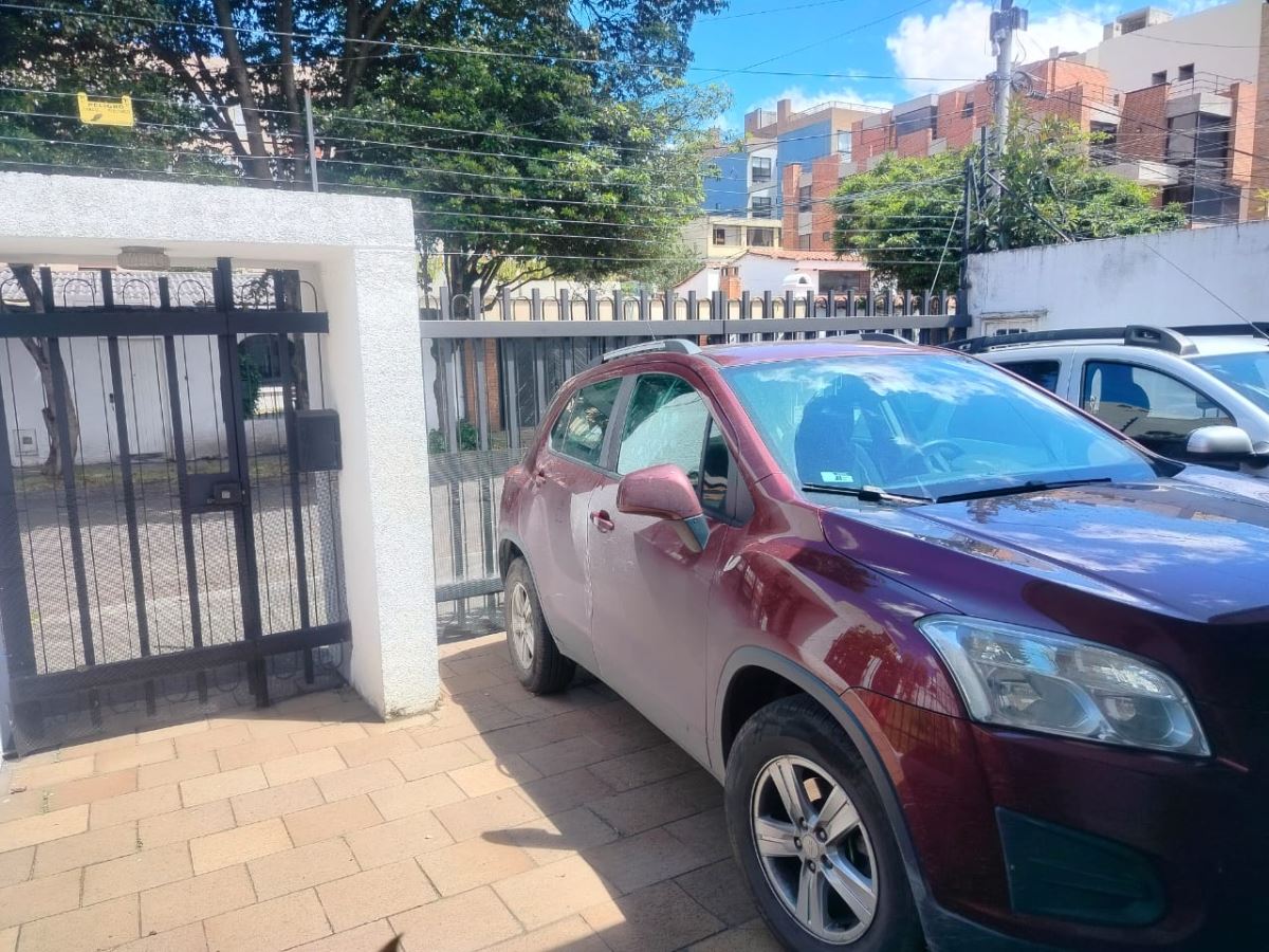 Casa en Venta - Bogota, NUEVA AUTOPISTA 4720