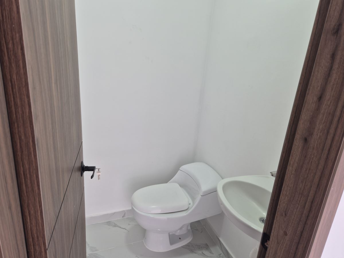 Local en Arriendo - Bogota, LOS CEDROS 5238