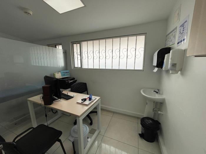 Casa en Venta - Bogota, SANTA BÁRBARA 2161