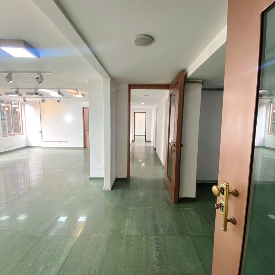 Local en Arriendo - Bogota, LA CABRERA 5879