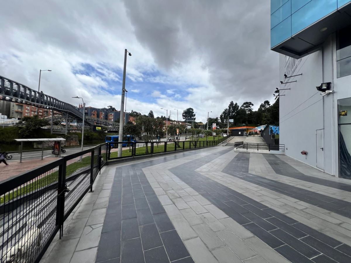 Local en Arriendo - Bogota, AURES 4658