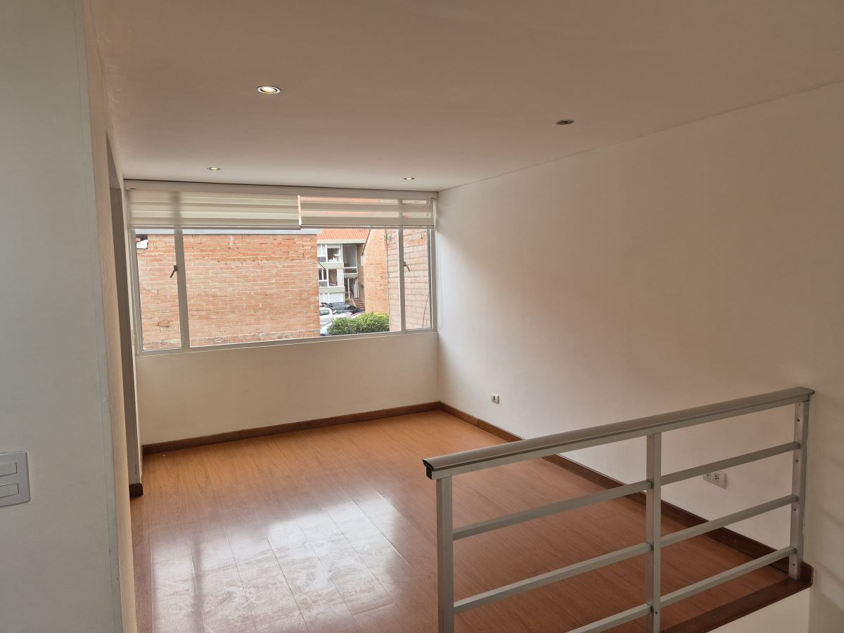 Casa en Arriendo - Bogota, BALMORAL NORTE 5295