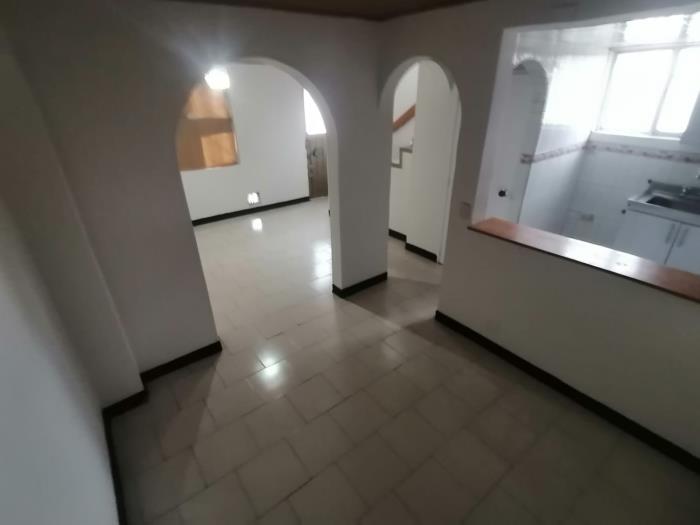 Casa en Venta - Bogota, LOMBARDIA 2000