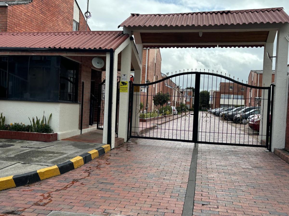 Casa en Venta - Bogota, EDUARDO SANTOS 3175