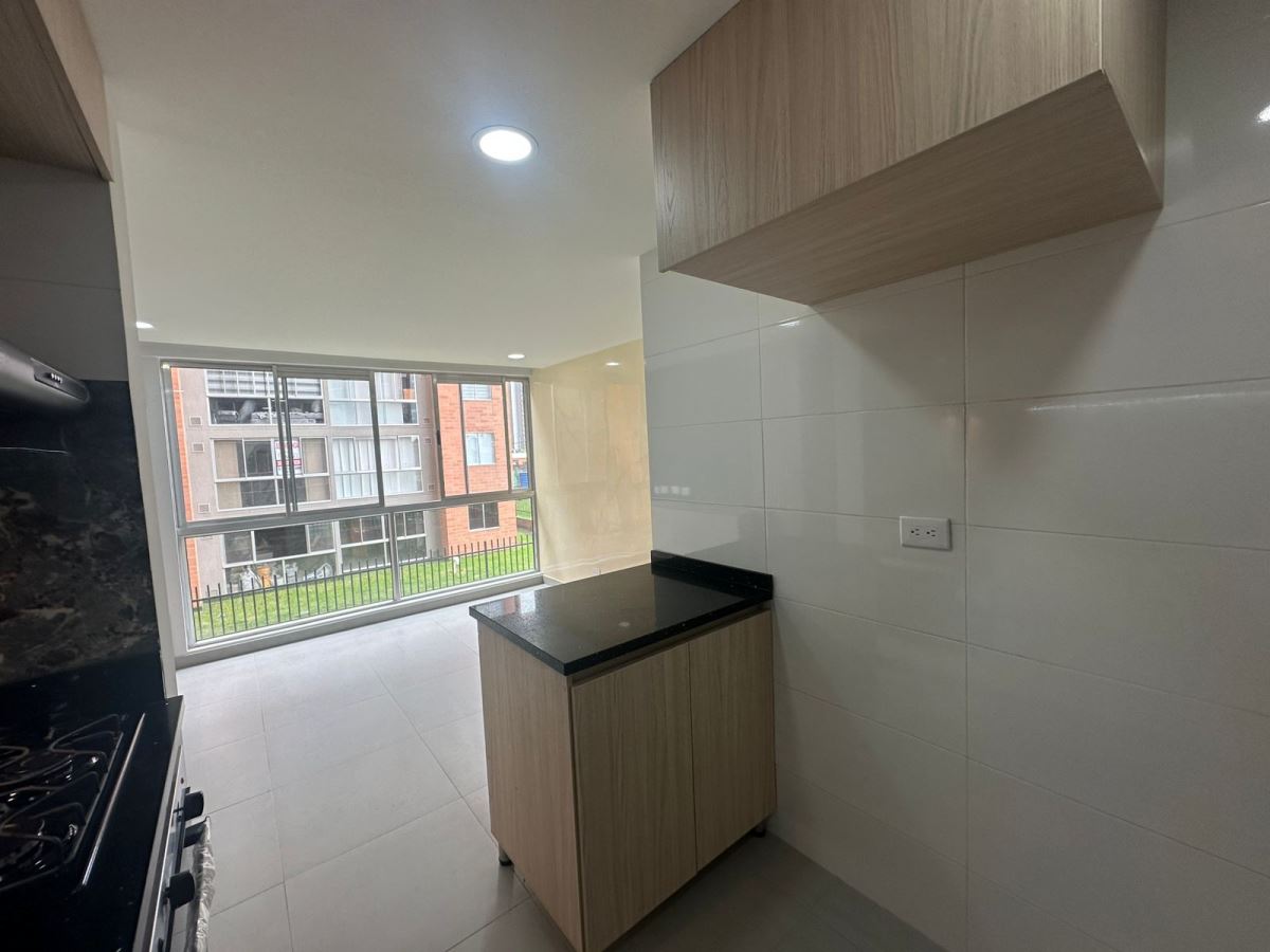 Apartamento en Arriendo - Bogota, HAYUELOS 4483