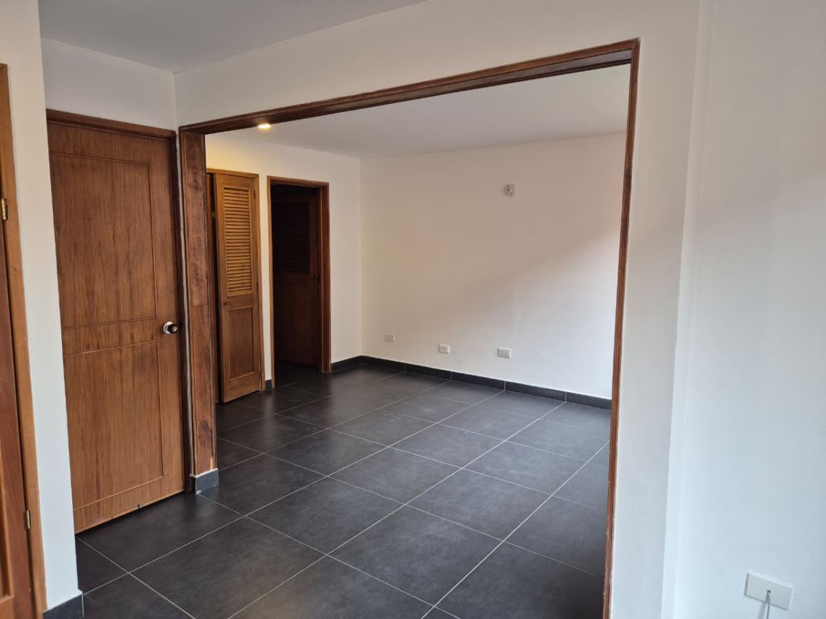 Casa en Arriendo - Bogota, CEDRITOS 5154