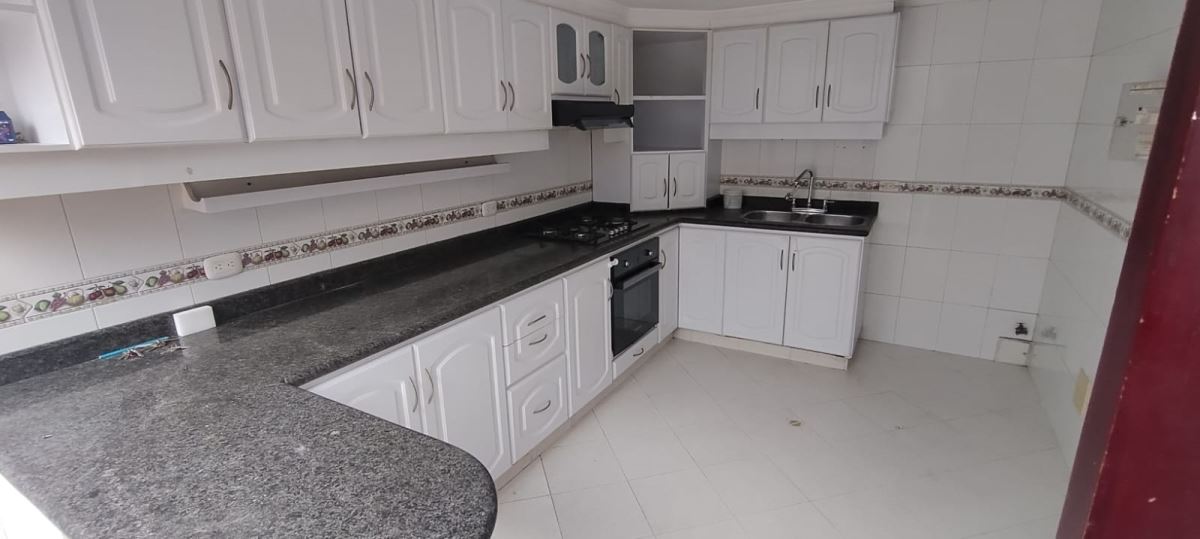 Casa en Arriendo - Bogota, ALHAMBRA 3859
