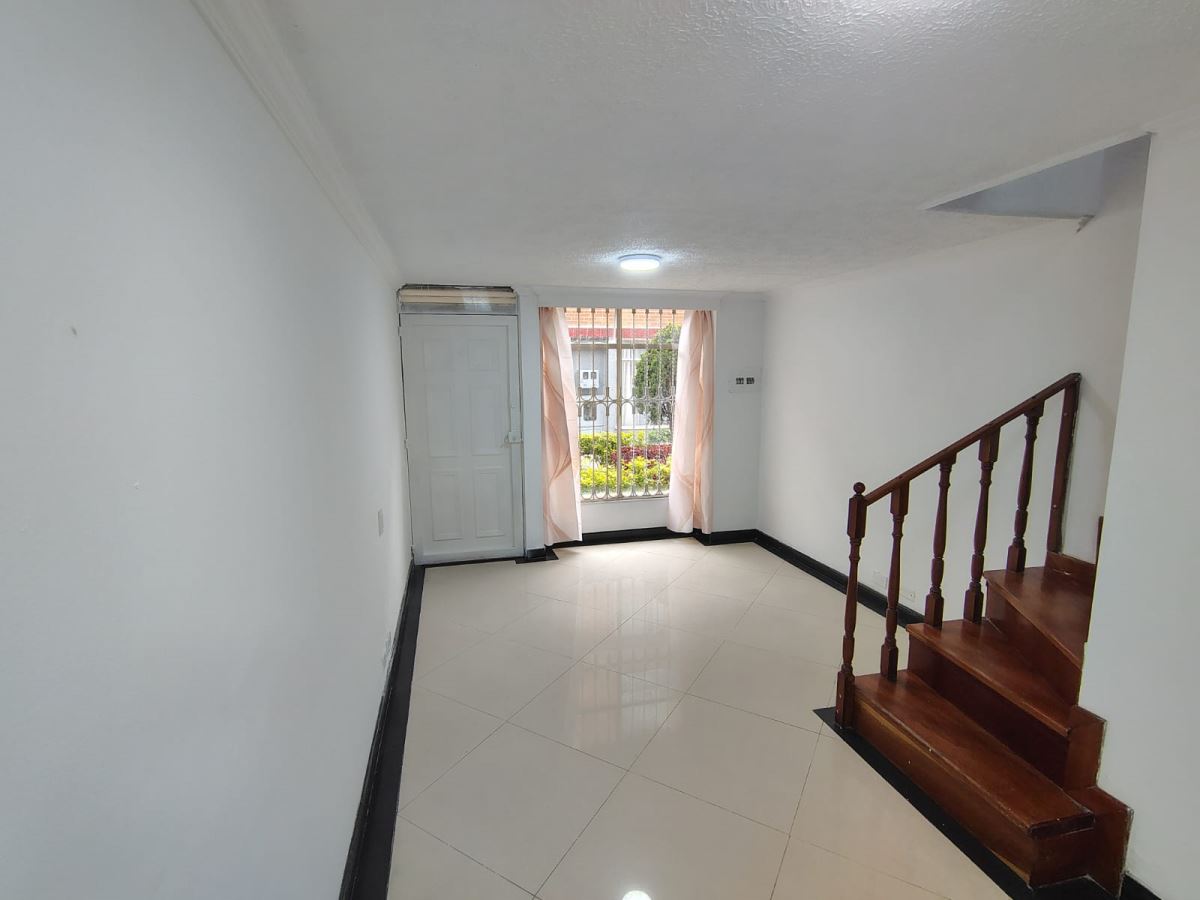 Casa en Venta - Bogota, VILLA ALSACIA 5784