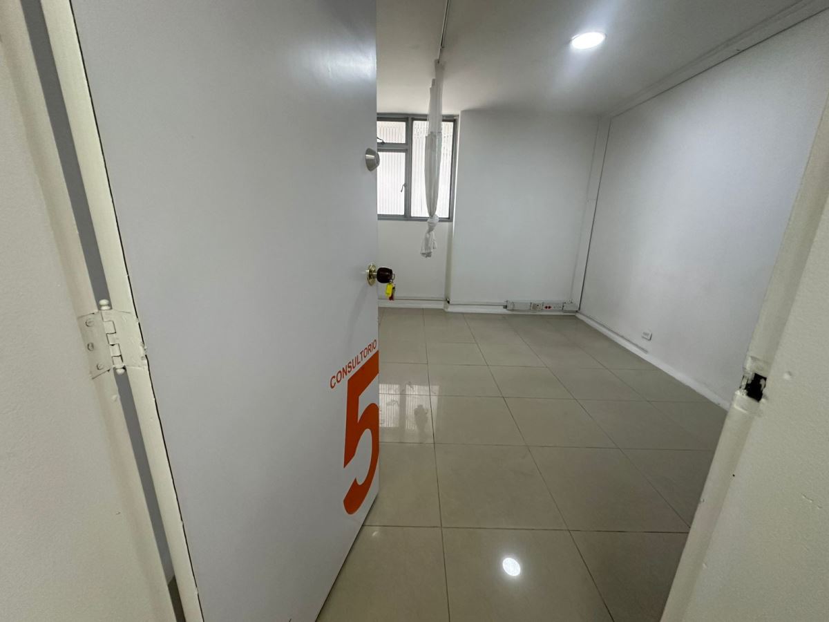 Local en Arriendo - Bogota, QUINTA PAREDES 4684