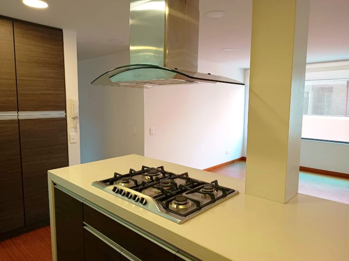 Apartamento en Arriendo - Bogota, SANTA BÁRBARA 6246