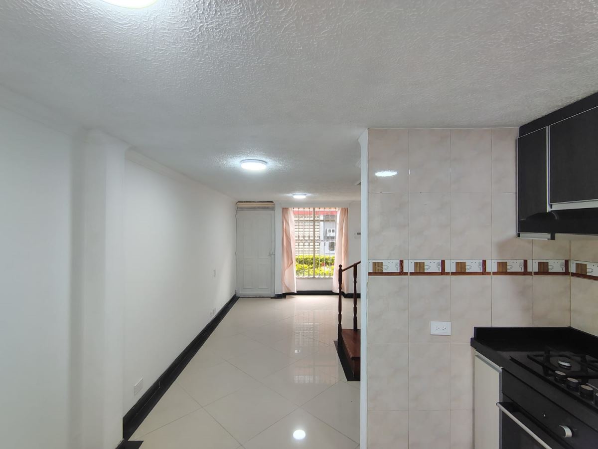 Casa en Venta - Bogota, VILLA ALSACIA 5784