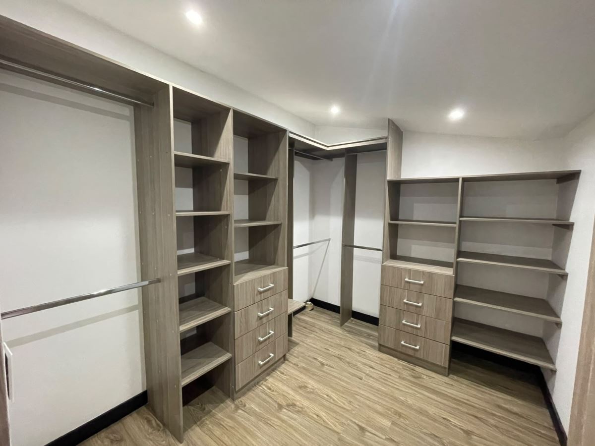 Casa en Arriendo - Bogota, PONTEVEDRA 6328