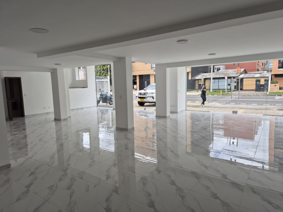 Local en Arriendo - Bogota, LOS CEDROS 5238