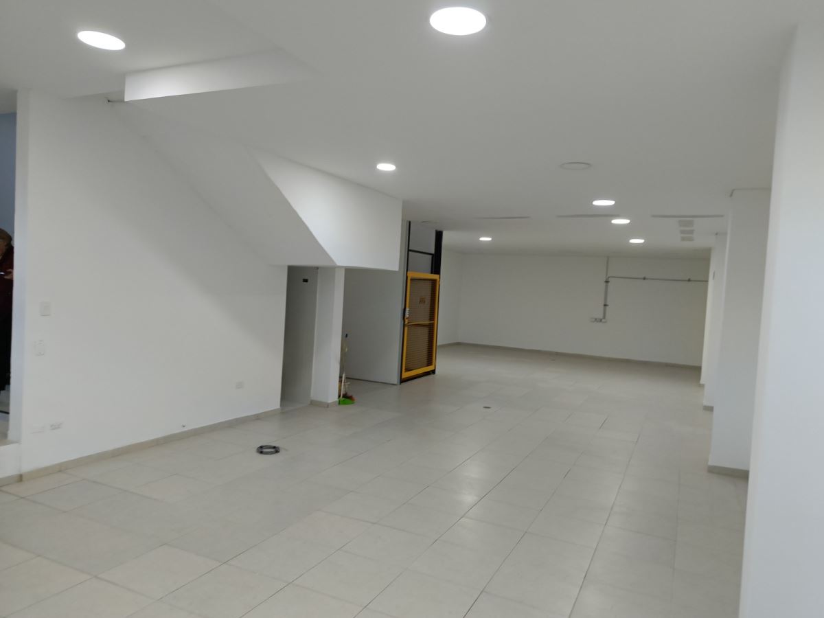 Casa en Arriendo - Bogota, PRADO VERANIEGO 6126
