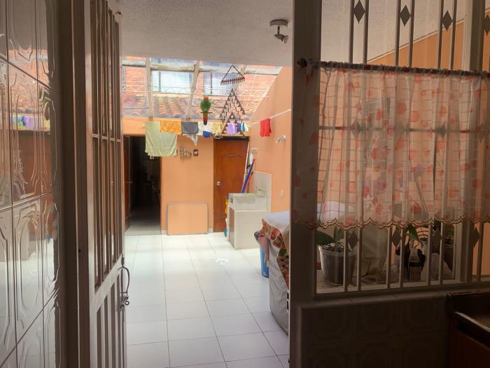 Casa en Venta - Bogota, LISBOA 2455