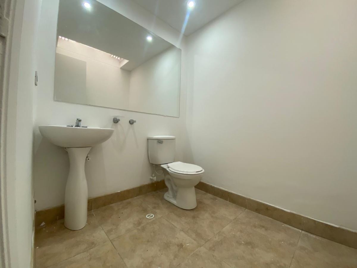 Casa en Arriendo - Bogota, LAGO GAITÁN 4445