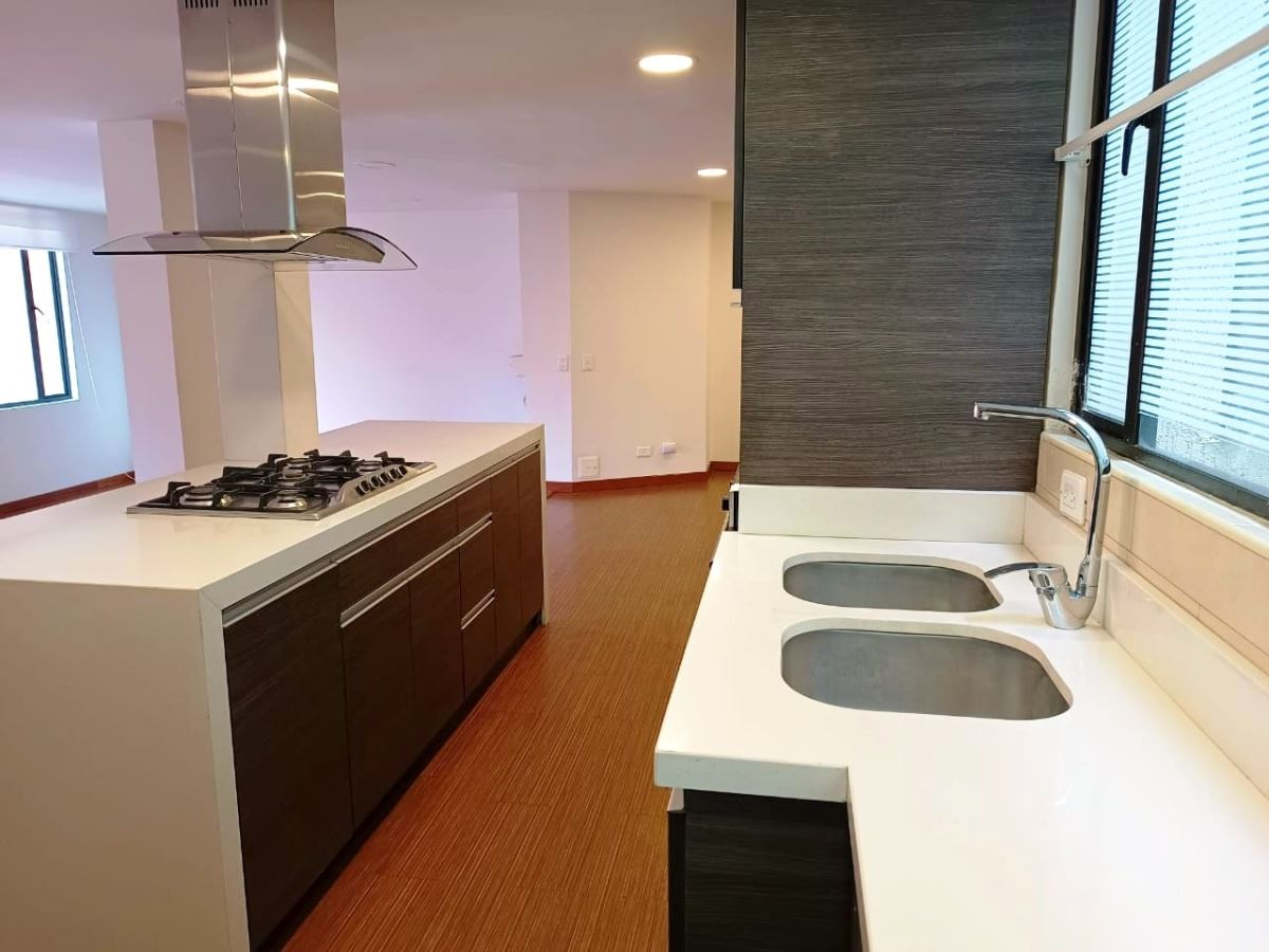 Apartamento en Arriendo - Bogota, SANTA BÁRBARA 6246