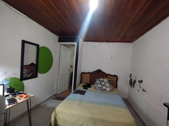 Casa en Venta - Bogota, EL RECUERDO 2174