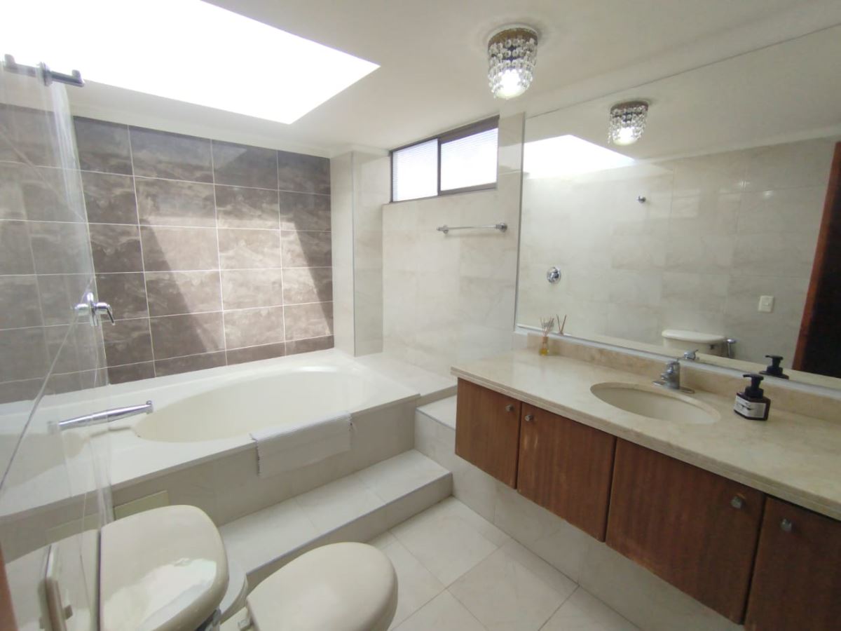 Casa en Arriendo - Bogota, IBERIA 5302