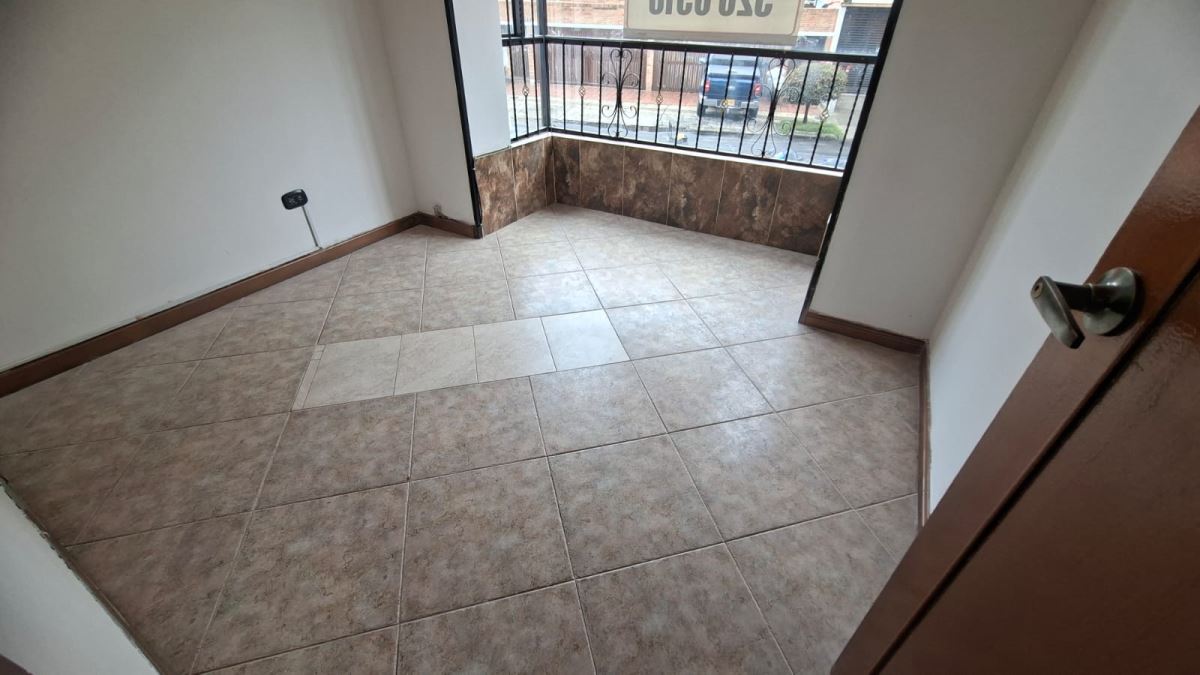 Casa en Arriendo - Bogota, SANTA PAULA 5180