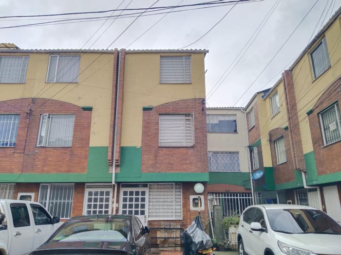 Casa en Venta - Bogota, VILLAS DE GRANADA 2409