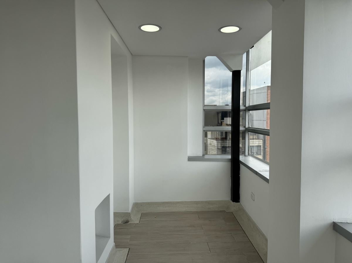 Oficina en Arriendo - Bogota, GALERÍAS 3905