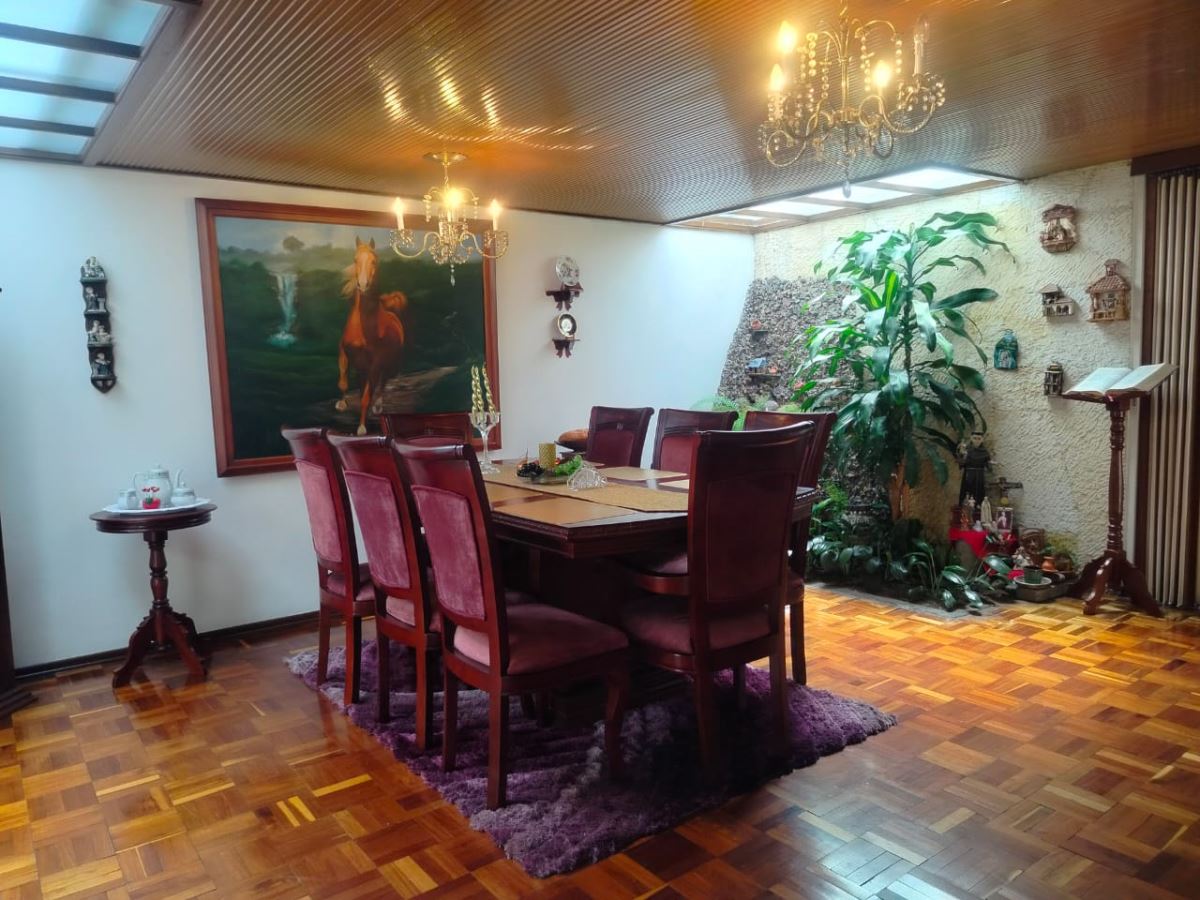 Casa en Venta - Bogota, NUEVA AUTOPISTA 4720